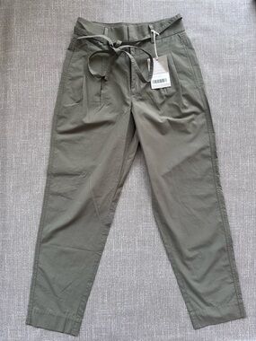 Everlane Women’s Size 00 Olive Green Paperbag Tie Waist Tapered Pants NWT